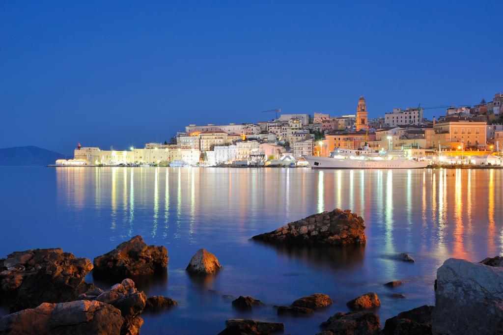Cento Passi Dal Mare Lägenhet Gaeta Rum bild
