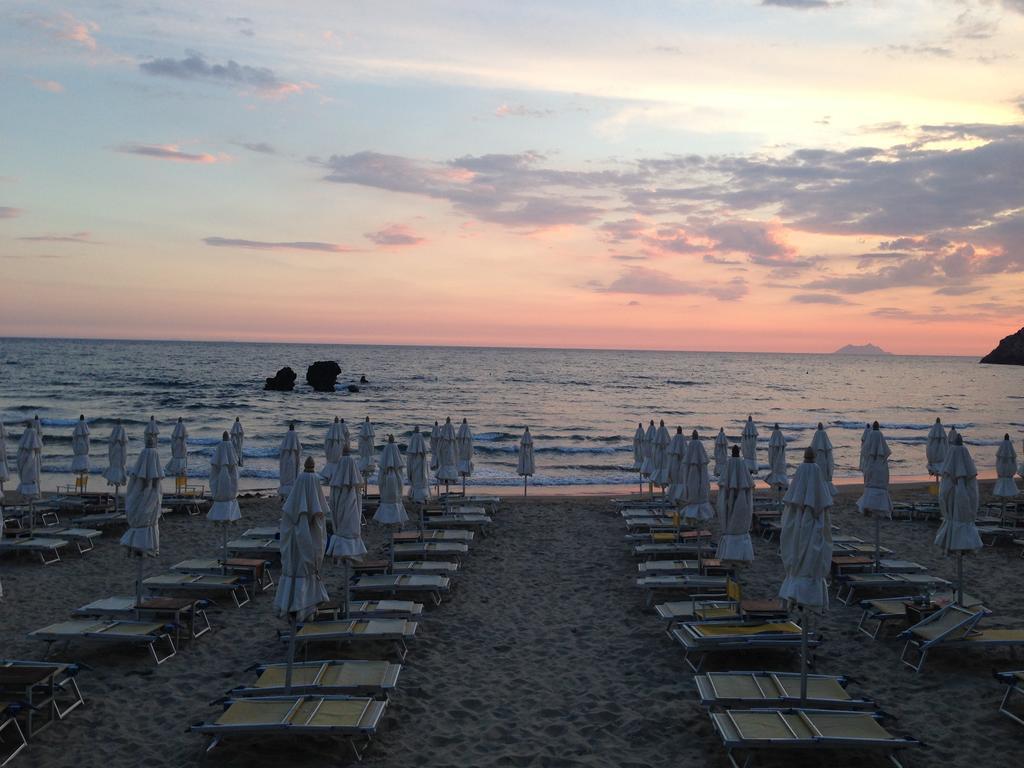Cento Passi Dal Mare Lägenhet Gaeta Rum bild